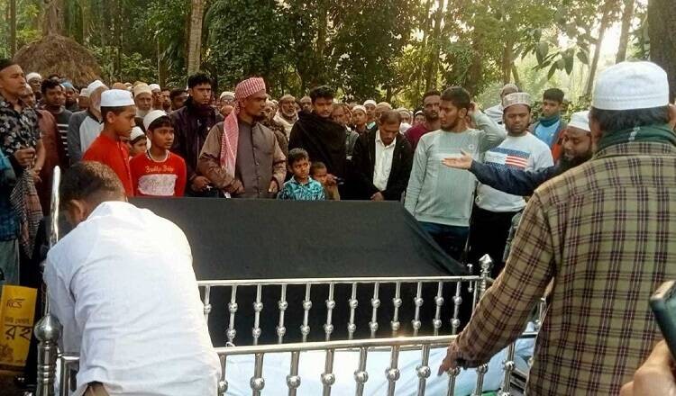 নোয়াখালী: স্ত্রীর মৃত্যুর পর মারা গেলেন স্বামী