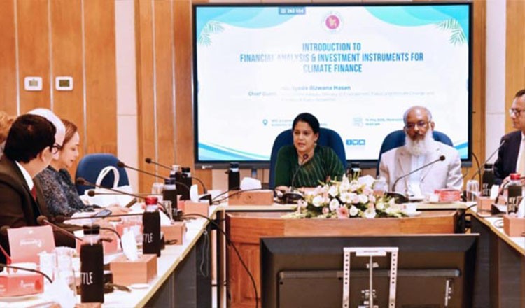 প্রকৃতিকে ধ্বংস করে উন্নয়ন টেকসই হবে না : পরিবেশ উপদেষ্টা