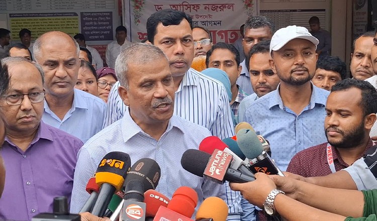 দক্ষতা উন্নয়নে ছয় হাজার এসএসসি পরীক্ষার্থীকে প্রশিক্ষণ দেওয়া হবে : আইন উপদেষ্টা