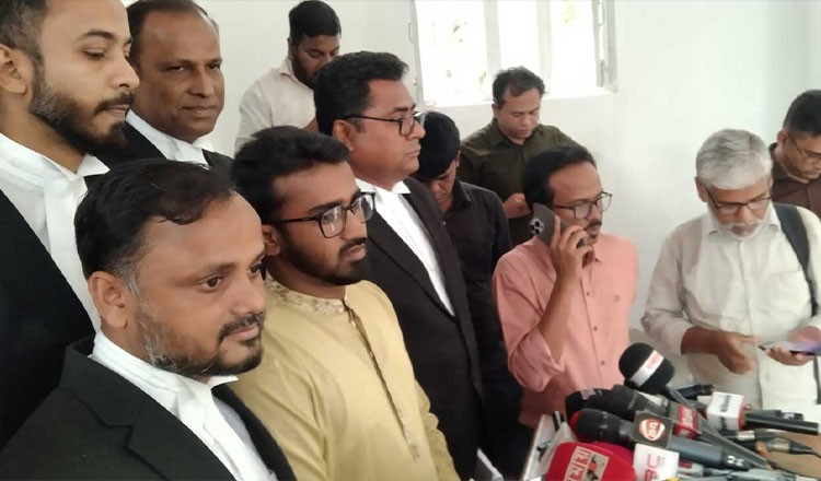 সাবেক এডিসি ইশতিয়াকের বিরুদ্ধে নির্যাতনে আন্তর্জাতিক অপরাধ ট্রাইব্যুনালে লিখিত অভিযোগ দিলেন রাশেদ খান