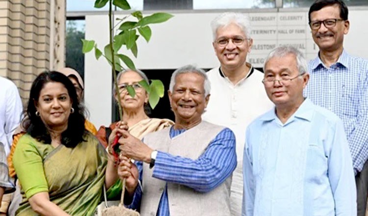 পরিবেশ সুরক্ষায় প্লাস্টিক বর্জনের আহ্বান জানিয়েছেন প্রধান উপদেষ্টা