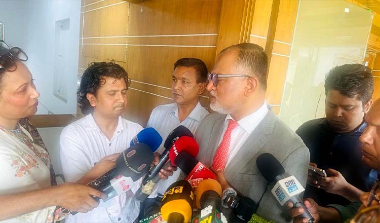 বাংলাদেশের স্বার্থ ক্ষুন্ন হয় এমন কোনো কাজ করা হবে না : বাণিজ্য উপদেষ্টা