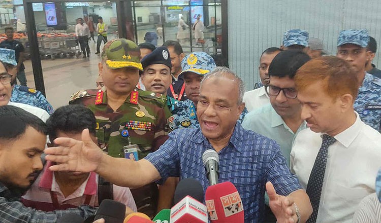 বিমানবন্দরে অগ্নিকাণ্ড তদন্তে অংশ নিচ্ছে চার দেশের বিশেষজ্ঞরা: স্বরাষ্ট্র উপদেষ্টা