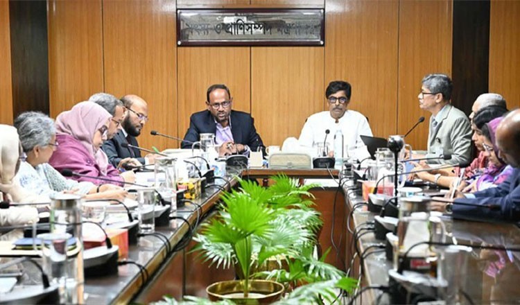 জনসেবায় দায়িত্বশীল ভূমিকা পালনের আহ্বান জানালেন কৃষিমন্ত্রী