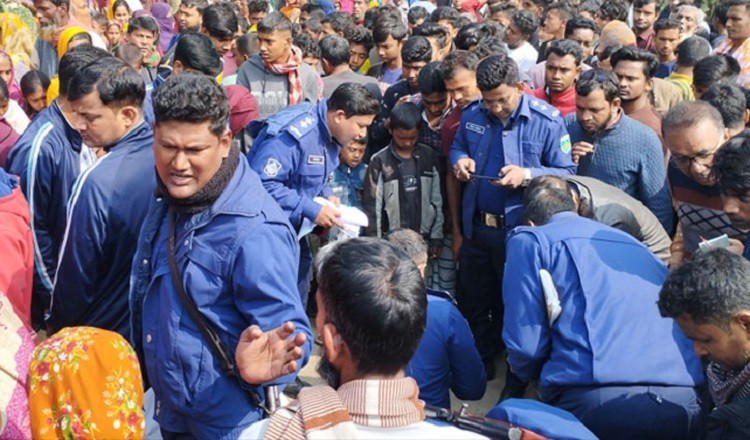 পাবনায় মা-শিশুকে হত্যা করেছে দুর্বৃত্তরা