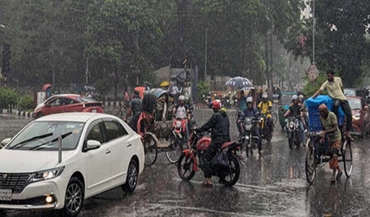 রাজধানীতে ঝুম বৃষ্টি, বিপাকে নগরবাসী