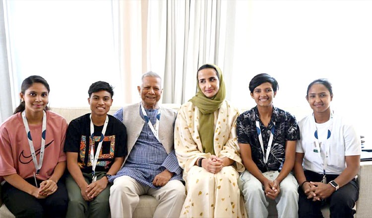 কাতার ফাউন্ডেশনের প্রতিশ্রুতিতে উচ্ছ্বসিত প্রধান উপদেষ্টার সাথে কাতার সফররত ৪ নারী ক্রীড়াবিদক