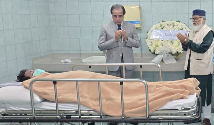 হাসপাতালে যান ধর্ম উপদেষ্টা জুলাইযোদ্ধা হাসানের মরদেহ দেখতে
