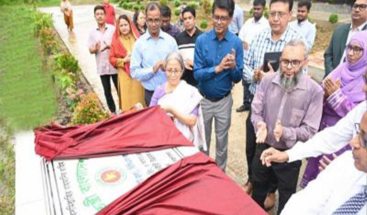 দেশীয় জাতের গবাদিপশু উৎপাদনে যথাযথ সহায়তা এবং সঠিক পদ্ধতি নিশ্চিত করা গেলে বিশ্বমানের পর্যায়ে উন্নীত করা সম্ভব : মৎস্য ও প্রাণিসম্পদ উপদেষ্টা