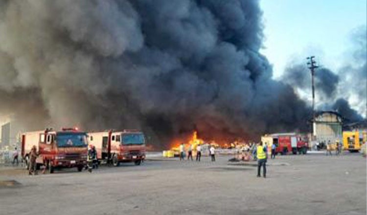 বিমানবন্দরের কার্গো এলাকায় আগুন নিয়ন্ত্রণে এনেছে ফায়ার সার্ভিসের ৩৬ ইউনিট