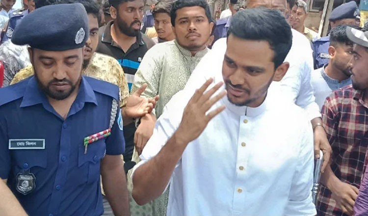 এপ্রিলে নির্বাচন মাথায় রেখে রোডম্যাপ দেবে নির্বাচন কমিশন : আসিফ মাহমুদ