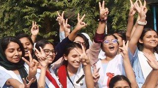 পাসের হার এবং জিপিএ-৫ দুই ক্ষেত্রেই এগিয়ে মেয়েরা