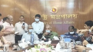 বর্তমান পুলিশ মানবিক এবং আগের চেয়ে এখন অনেক বেশি সক্রিয় : স্বরাষ্ট্র উপদেষ্টা