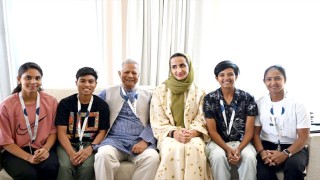 কাতার ফাউন্ডেশনের প্রতিশ্রুতিতে উচ্ছ্বসিত প্রধান উপদেষ্টার সাথে কাতার সফররত ৪ নারী ক্রীড়াবিদক