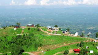 পর্যটনে নিষেধাজ্ঞা তুলে নেওয়ায় বান্দরবানে প্রাণ ফিরছে