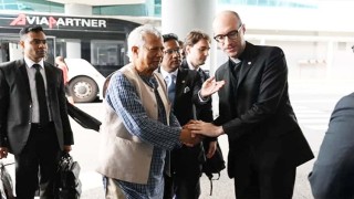 প্রধান উপদেষ্টা রোমে বাংলাদেশ হাউস পরিদর্শন করলেন