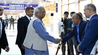 রোম সফর শেষে আজ সকালে দেশে পৌঁছেছেন প্রধান উপদেষ্টা