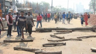 খুলনায় ম্যাজিস্ট্রেটদের ওপর হামলা-ভাঙচুর