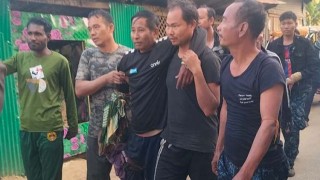 বাংলাদেশে পালিয়ে এলেন ৫৮ মিয়ানমার সীমান্তরক্ষী