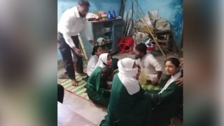 অজ্ঞাত কারণে শ্রেণিকক্ষেই অসুস্থ ১৫ শিক্ষার্থী