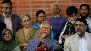 আমরা ঝাড়ুর যোগ্য হয়ে গেলাম, প্রশ্ন ড. ইউনূসের