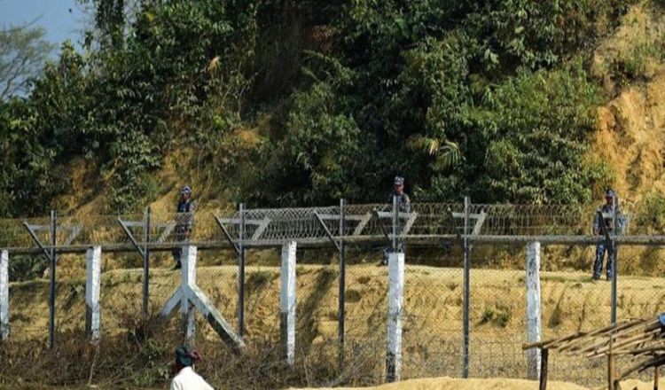 বাংলাদেশে অনুপ্রবেশের অপেক্ষায় সীমান্তে ৪০০ চাকমা