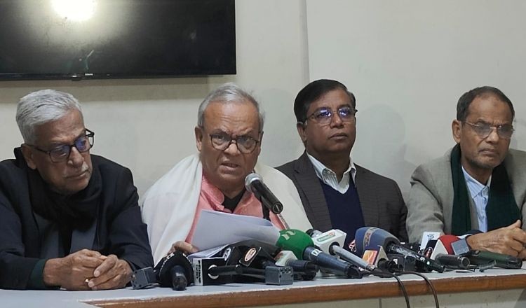 সরকার প্রাণ বাঁচাতে ঊর্ধ্বশ্বাসে দৌড়াচ্ছে : রিজভী