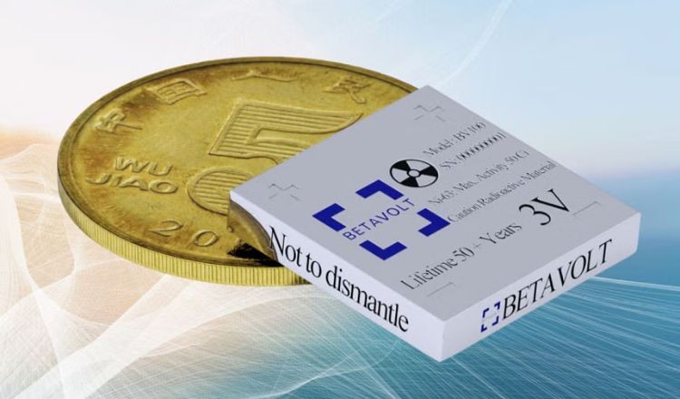 চীনের তৈরি ব্যাটারি, এক চার্জে ফোন চলবে ৫০ বছর