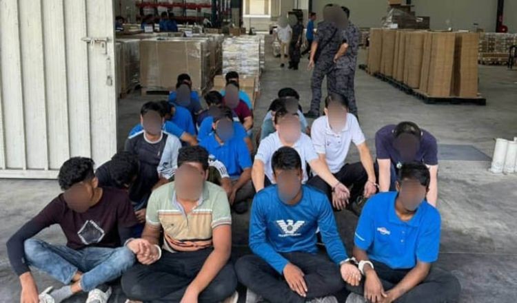 বেপরোয়া কিশোর গ্যাং, চাঁদা না দেওয়ায় ঠিকাদারকে নির্যাতন