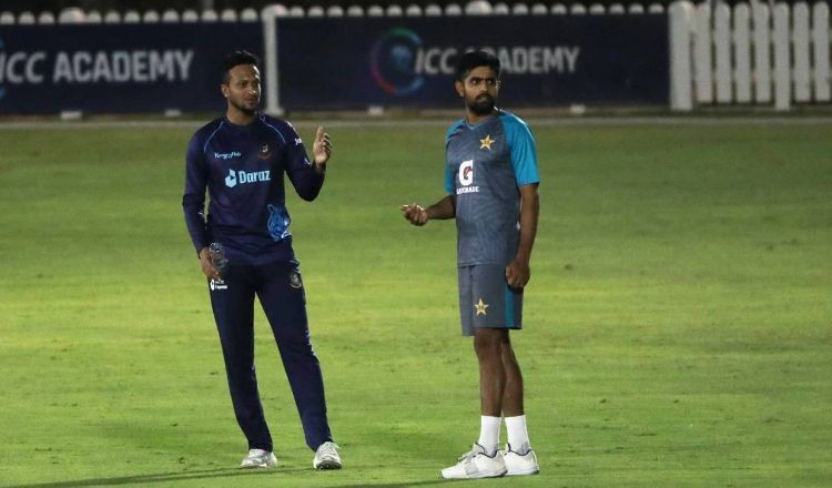 সাকিবকে যেভাবে প্রশংসায় ভাসালেন বাবর