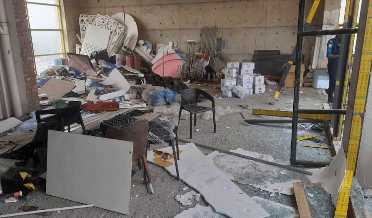 ধানমিন্ডতে ১২ রেস্তোরাঁ সিলগালা